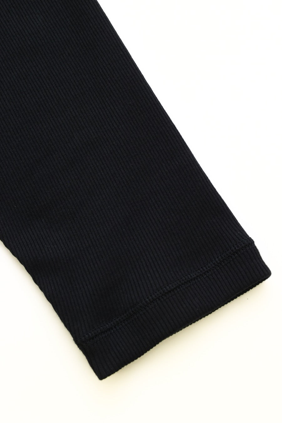 HENLY NECK BLACK