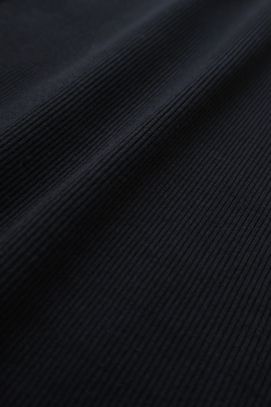 HENLY NECK BLACK